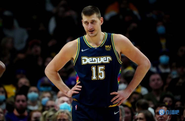 辈差距明显 辈差距明显